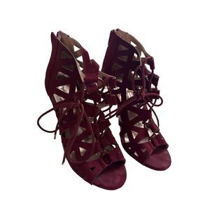 Qupid BurgundyโCagedโSuedeโLace-UpโPumps